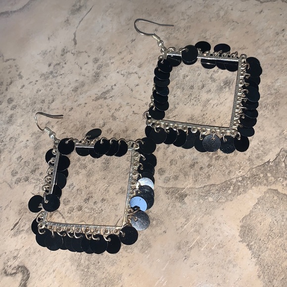 Diamond shaped earrings! - Picture 2 of 2